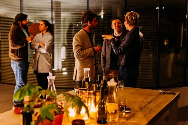 grupo de personas en evento corporativo