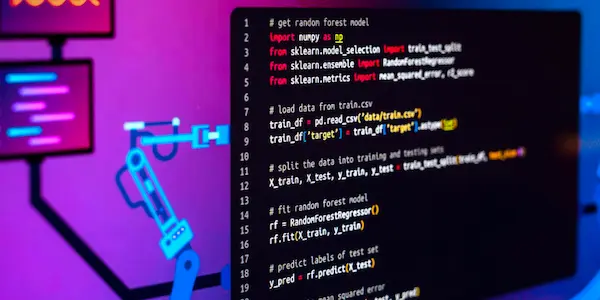 Mantenimiento de software: código en pantalla con elementos de automatización.