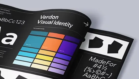 cuaderno con algunos colores que pueden servir para construir tu branding