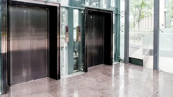 Ventajas de instalar un ascensor comercial en tu negocio