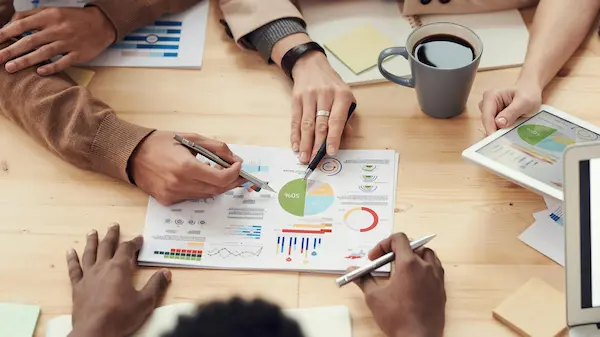 personas trabajando