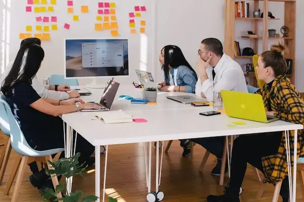Cuál es la estructura de los equipos de marketing