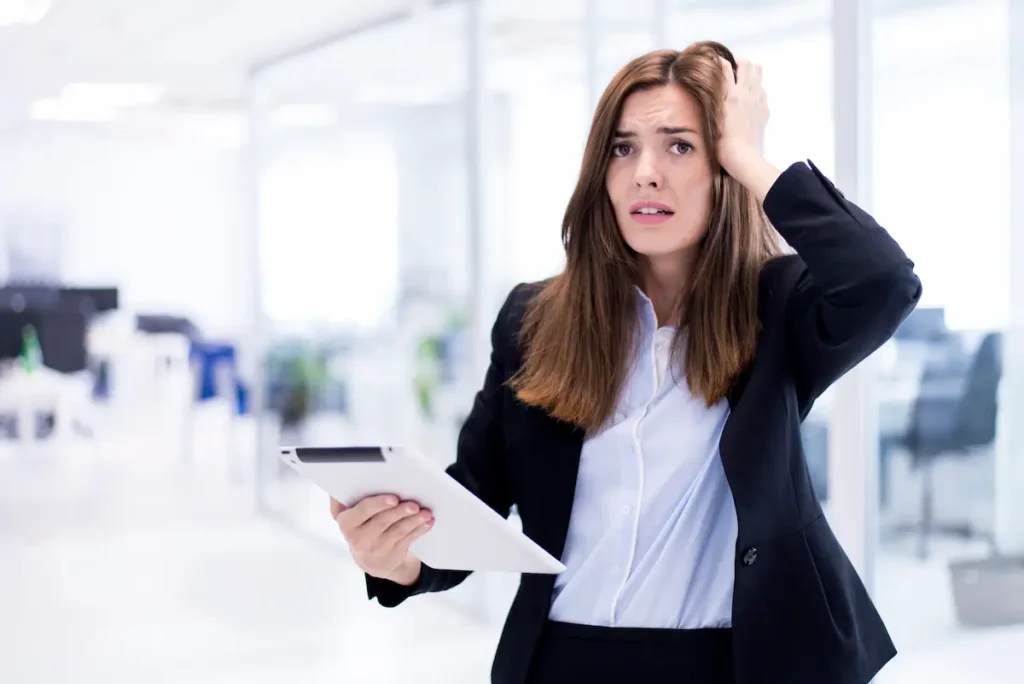 Errores operativos en empresas que afectan la gestión diaria y los procesos internos