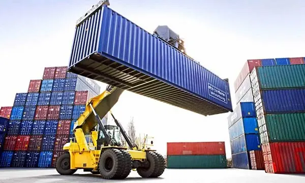 Costos de importar maquinaria pesada usada a Perú