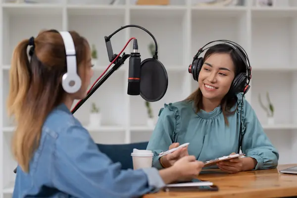Crecimiento de los podcasts digitales en Perú como herramienta de contenido y marca personal.