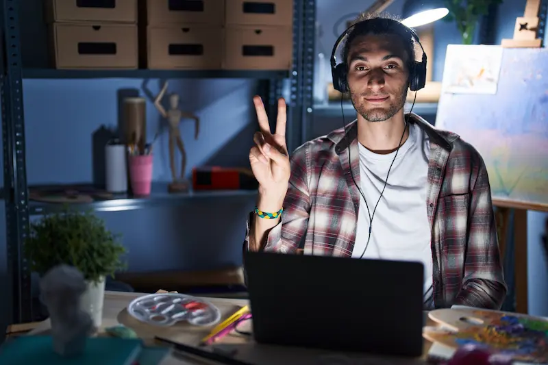 Programador en Lima analizando vibe coding que es y para qué sirve en el desarrollo de software moderno.